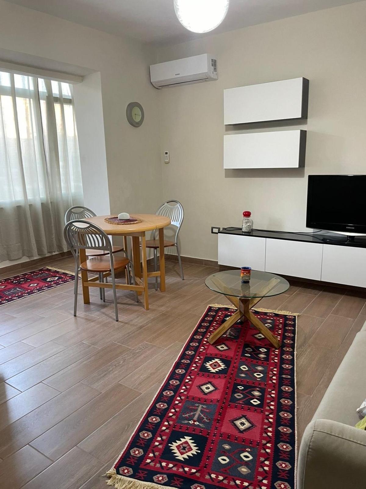 Ilo's Apartmant Appartamento Tirana